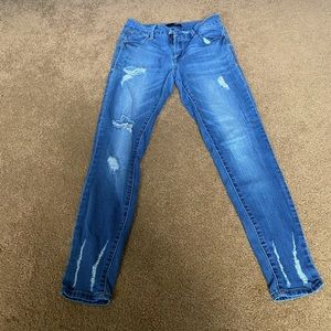 Distressed/ripped jeans
